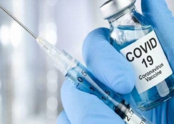 ملتان:ویکسی نیشن سینٹر پر بھگدڑ سے 2 افراد زخمی