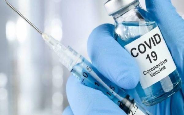 ملتان:ویکسی نیشن سینٹر پر بھگدڑ سے 2 افراد زخمی