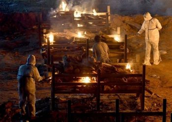 کورونا وائرس سے بھارت میں 49 لاکھ سے زیادہ لوگ مرچکے ہیں، رپورٹ کورونا وائرس سے بھارت میں 49 لاکھ سے زیادہ لوگ مرچکے ہیں، رپورٹ