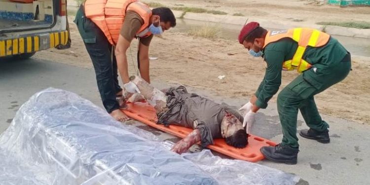 لیہ ۔ سیوریج کےگندے پا نی  کا کنواں صاف کرتے ہو ءے   3افراد شدید زخمی 2جانبحق