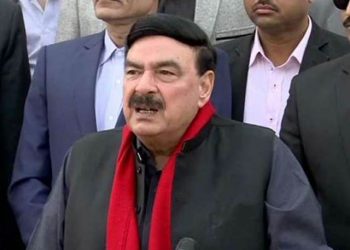 کورونا ویکسین  نہ لگوانے والوں پر 30 ستمبر کے بعد  پابندیاں ہی پا بندیاں ، وفاقی وزیر داخلہ کا پیغام