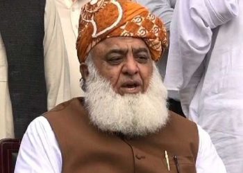 ڈی جی آئی ایس آئی معاملہ، وزیراعظم اس حد تک مداخلت نہ کریں کہ نظام متاثر ہو، فضل الرحمان