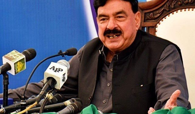 ڈالر ذخیرہ کرنے والوں کے خلاف ایف آئی اے نے گھیرا تنگ کر دیا ہے .وزیرداخلہ