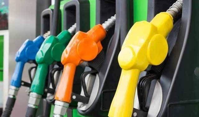 پٹرولیم مصنوعات کی قیمتوں میں ایک بار پھر اضافہ ، پیٹرول کی نئی قیمت 8 روپے اضافے سے 145 روپے