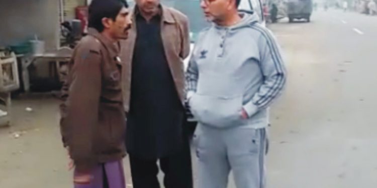 لیہ ۔ڈپٹی کمشنر  جاگنگ ٹریک میں، ایک عام شہری بن کر علی الصبح شہر کا دورہ