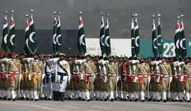 یوم پاکستان جوش و جذبے سے منایا جا رہا ہے، پریڈ کی پروقار تقریب