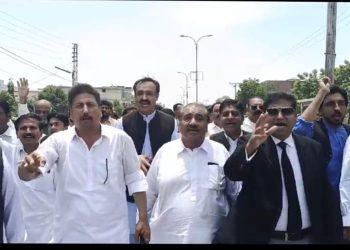 لیہ ۔گندم خریداری نہ ہونے پر وکلا کی احتجاجی ریلی