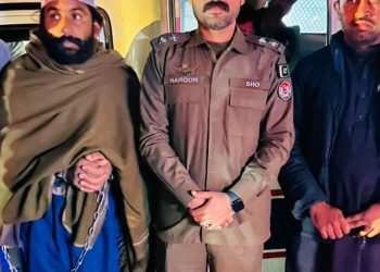 جنات نکانے کے نام پرخاتون کے ہاتھ پاؤں جلانے والا جعلی پیر گرفتار