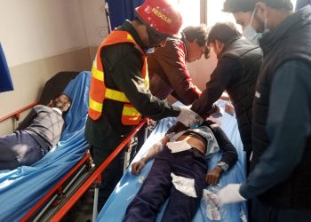 لیہ کروڑ روڈ اڈہ اللہ یار کے قریب کار کی موٹر سائیکل حادثہ ،دو بچے شدید زخمی