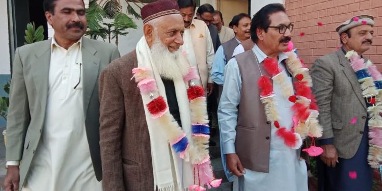 لیہ .معروف ماہر غلام یسین بھٹی کے اعزاز میں  الوداعی پارٹی