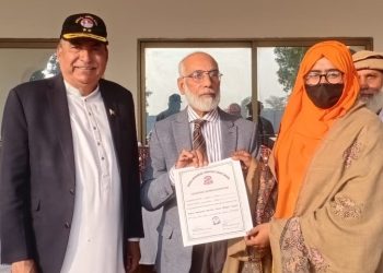 زہرہ میموریل ٹرسٹ کے زیر اہتمام دستکاری سکول کی طالبات میں سلائی مشینیں تقسیم