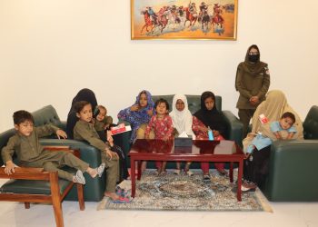 ڈی پی اوآفس لیہ میں چوک سرور شہید کے ٹریفک حادثہ میں جانبحق ہو نے والے متاثرین سے اظہار یکجہتی pic 5