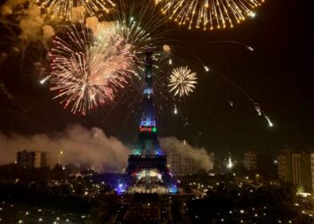 گورنر ہاؤس میں معرکۂ حق کا جشن، دنیا کی طویل ترین آتش بازی کا عالمی ریکارڈ قائم