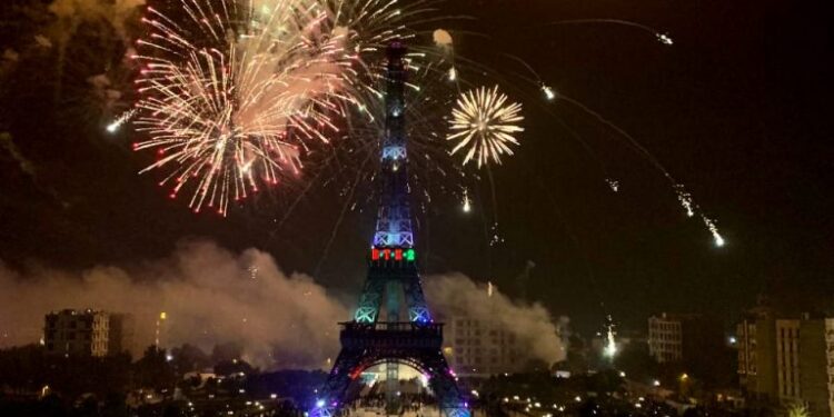 گورنر ہاؤس میں معرکۂ حق کا جشن، دنیا کی طویل ترین آتش بازی کا عالمی ریکارڈ قائم