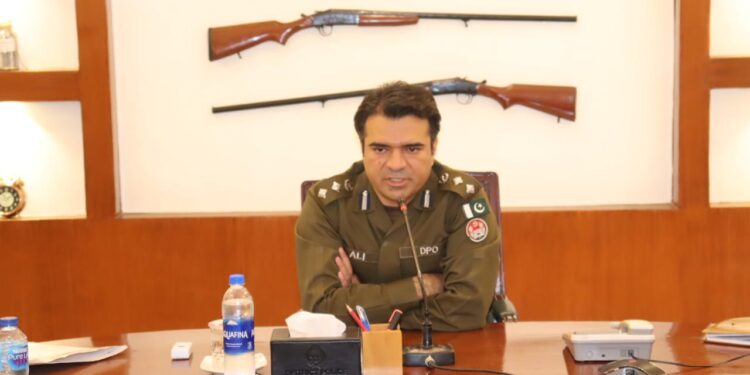 لیہ امن کمیٹی کا اجلاس ،چہلم کے حوالے سے کسی نئی روایت کو قائم کرنے کی اجازت نہیں دی جاءے گی ہے،صحابہ کرام سمیت کسی بھی مقدس ہستی کی شان میں گستاخی برداشت نہیں ،ڈی پی او لیہ محمد علی وسیم