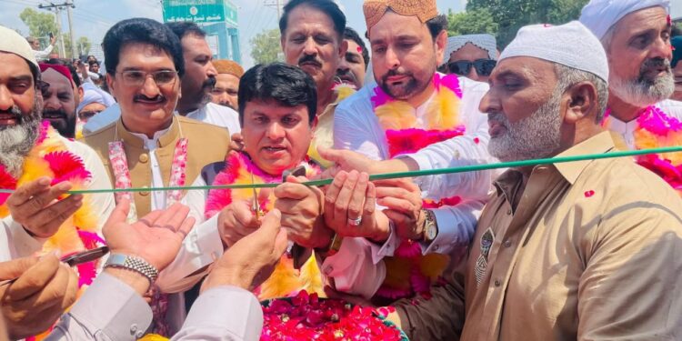 لیّہ . جس سہانی گھڑی چمکا طیبہ کا چاند