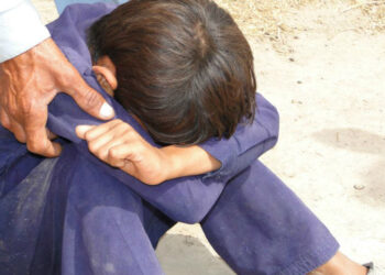 کراچی ۔پولیس نے100 سے زائد بچوں سے زیادتی کرنے والا ملزم ساتھی سمیت گرفتار  کر لیا