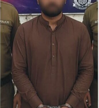 ای کامرس ود احد کالج سکینڈل ، طالبات کا جنسی استحصال کرنے والا گروہ بے نقاب ۔ ملزم  گرفتار