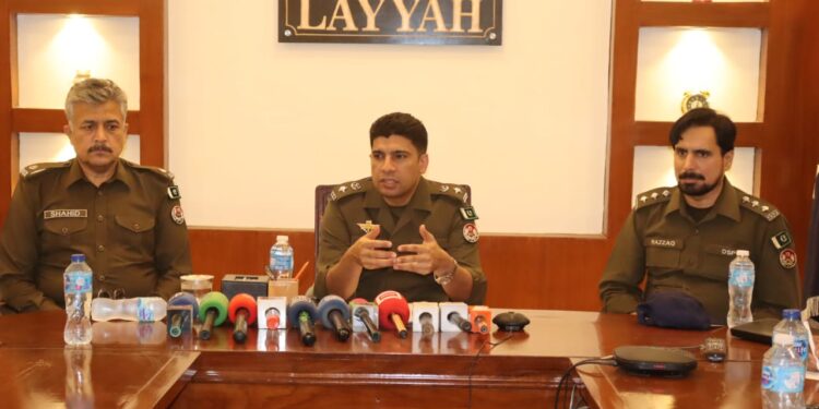کروڑ مرڈر کیس , اپنے باپ کی نماز جنازہ پڑھانے والا حافظ بیٹا ہی قاتل نکلا ,ملزم گرفتار.. ڈسٹرکٹ پولیس آفیسر لیّہ حسن جاوید بھٹی