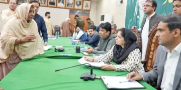 وزیر اعلیٰ مریم نواز شریف کی ہدایت پر  ملتان میں کھلی کچہری،چیئرپرسن وزیر اعلیٰ شکایات سیل صائمہ فاروق  نے شہریوں کی شکایات سنیں